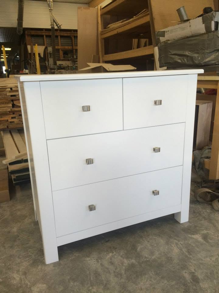 Full overlay Dresser