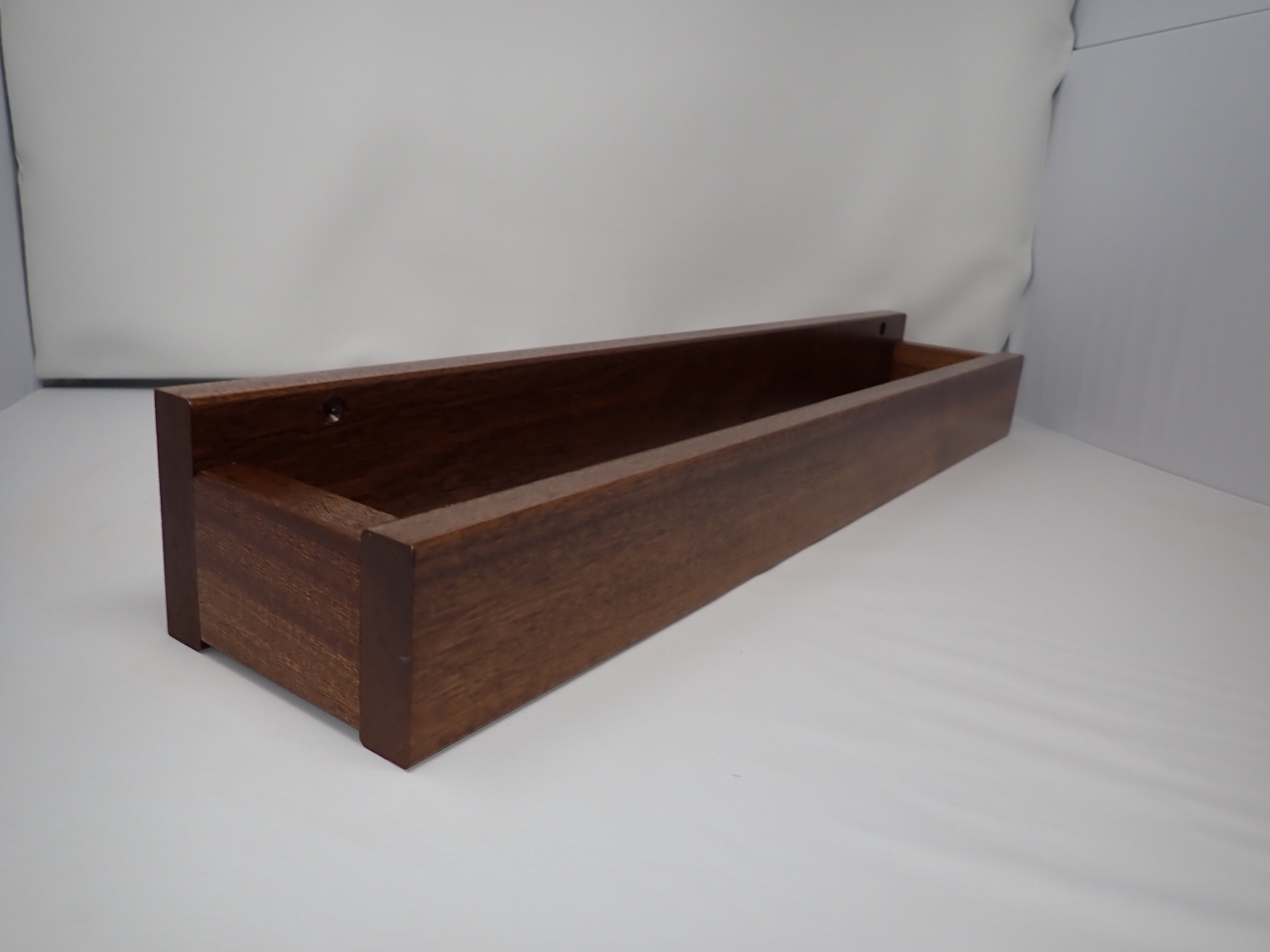 Ribbon Sawn Sapele Towel Bar