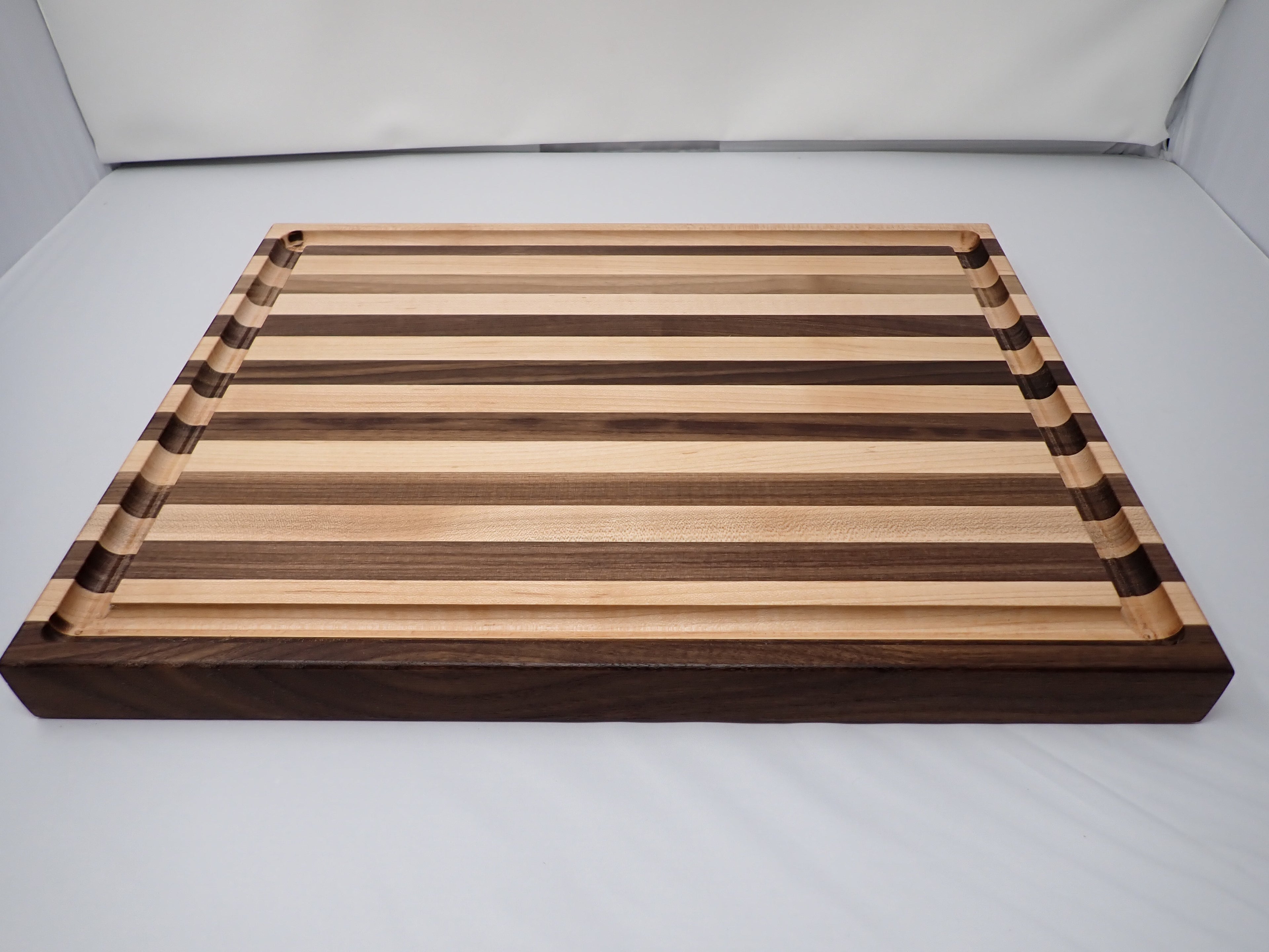 Medium Cutting Board