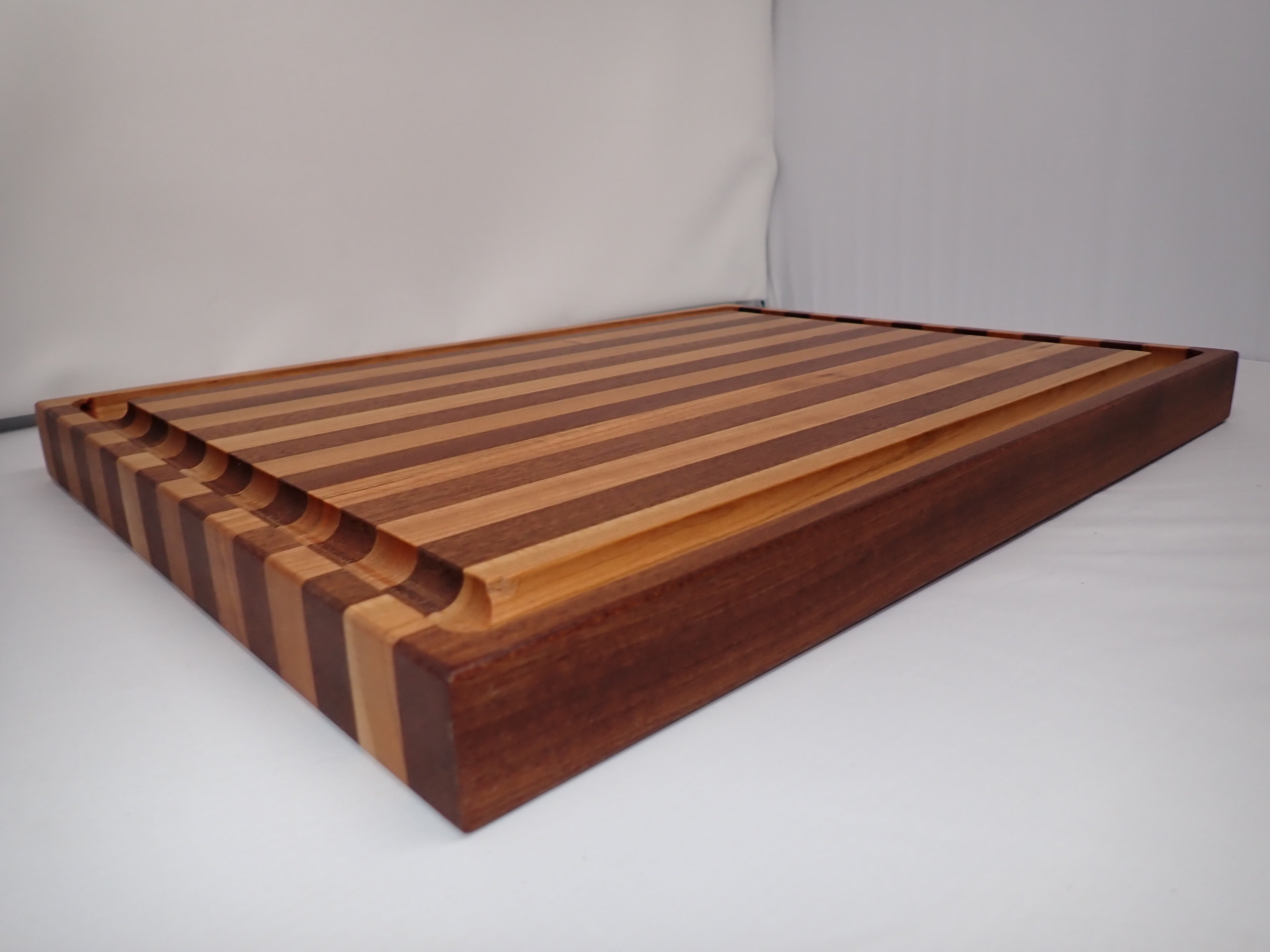 Medium Cutting Board