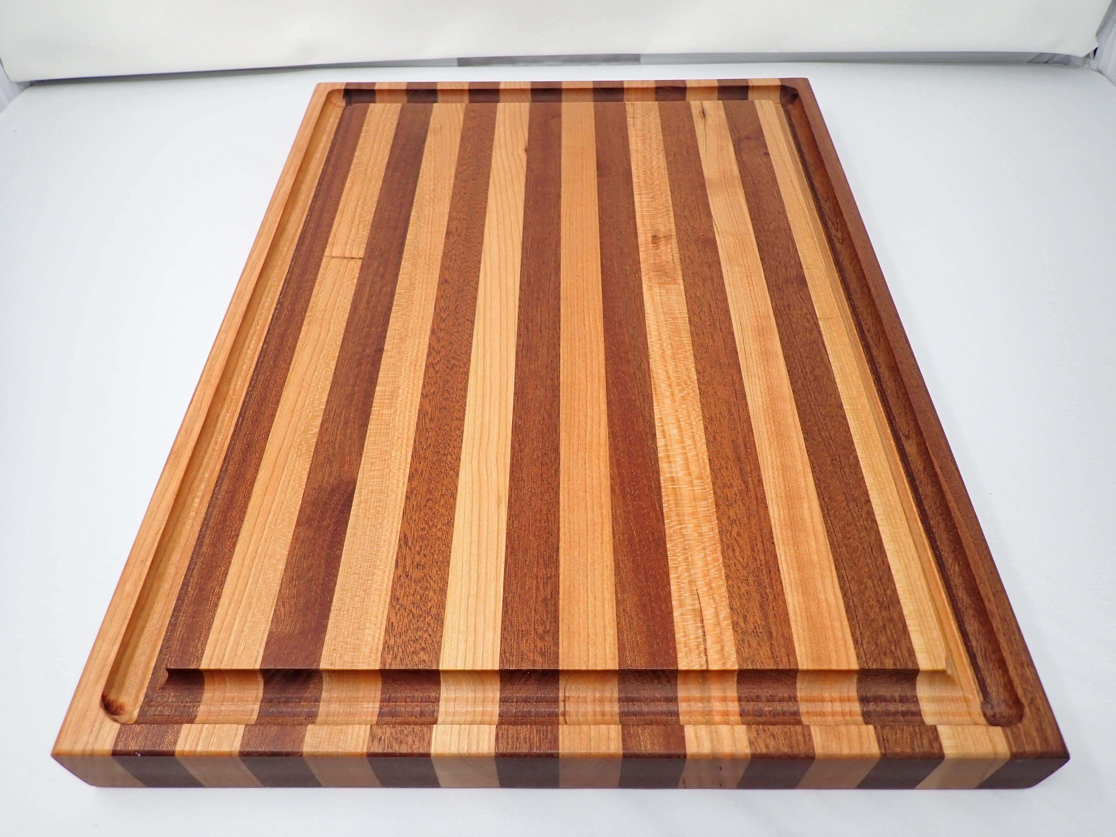 Medium Cutting Board