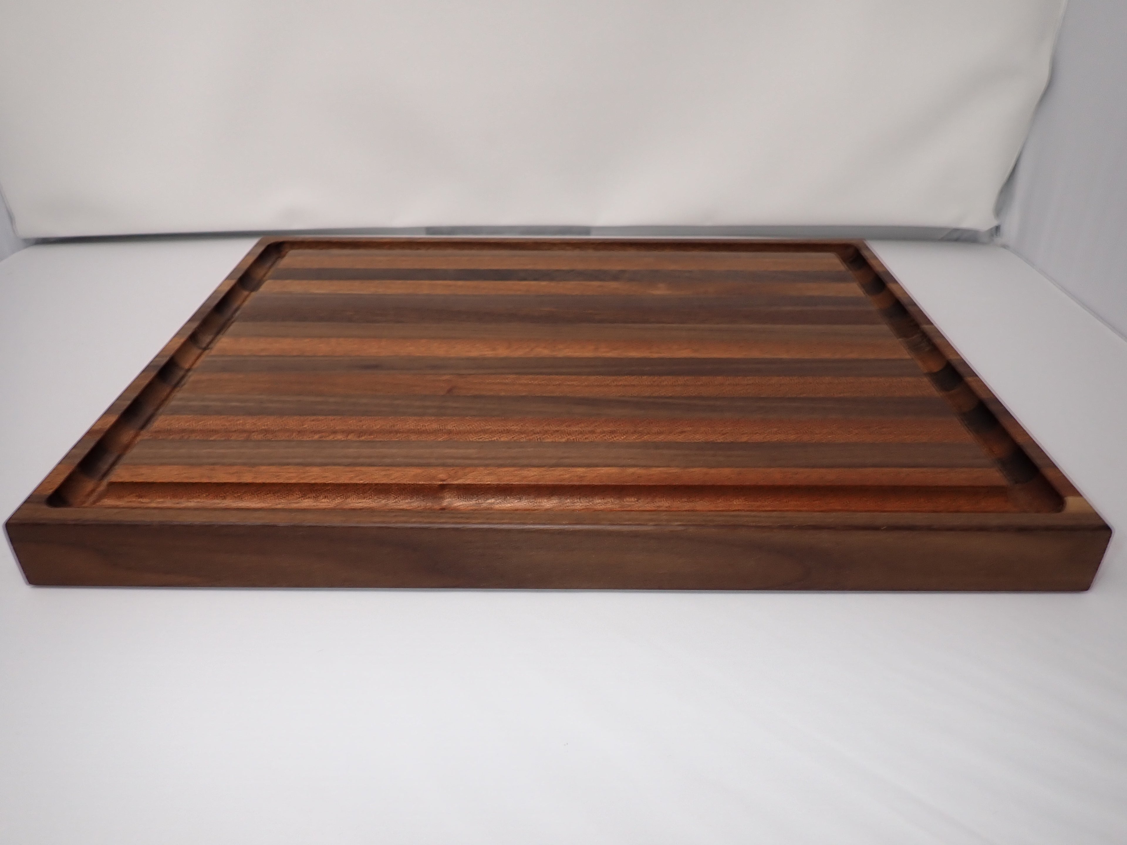 Medium Cutting Board